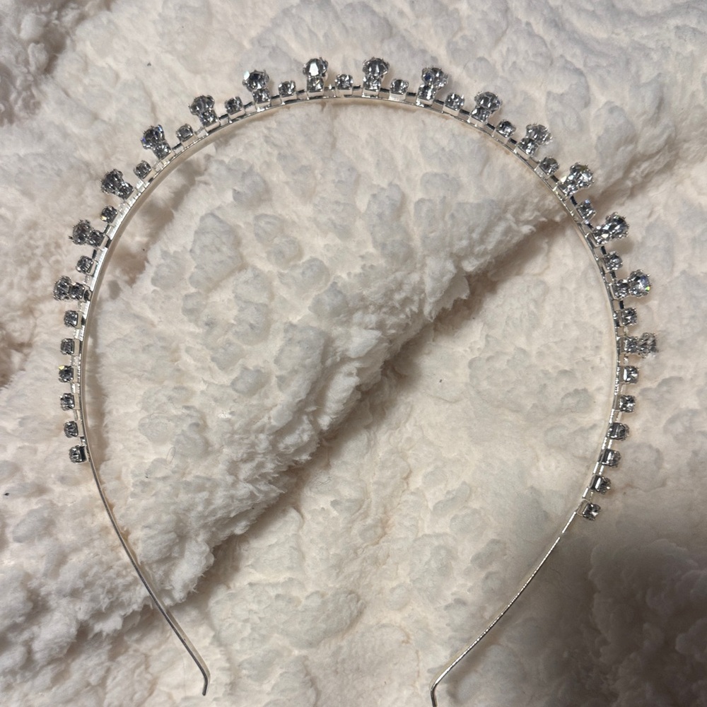 Elegant Silver Rhinestone Headband